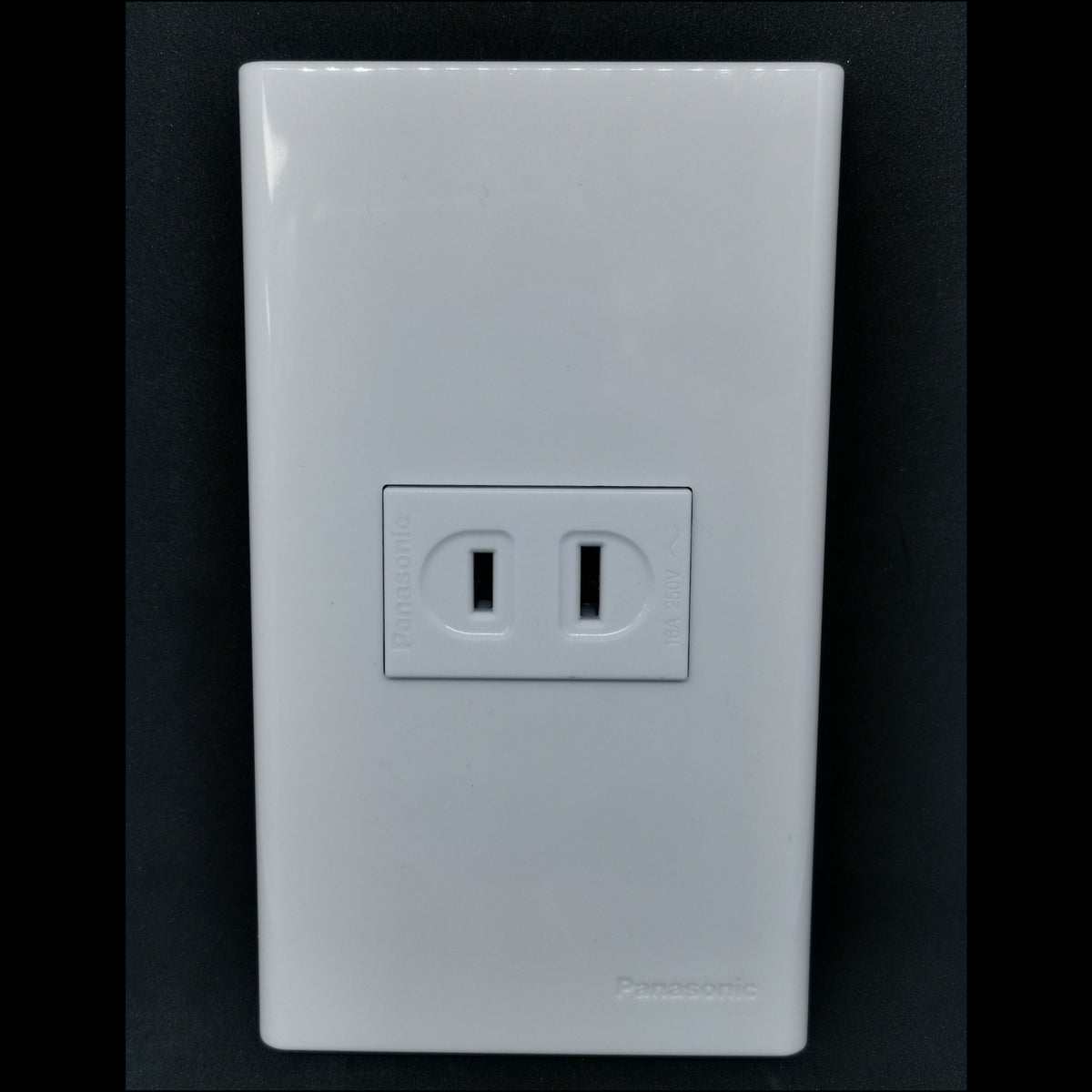 Panasonic 1 Gang Outlet, Convenience Outlet 1 Gang, Flat Pin Outlet Wide Series WEG1001-K/WEG6801