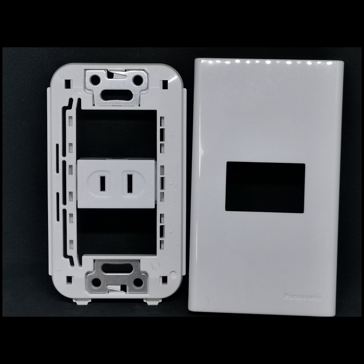 Panasonic 1 Gang Outlet, Convenience Outlet 1 Gang, Flat Pin Outlet Wide Series WEG1001-K/WEG6801