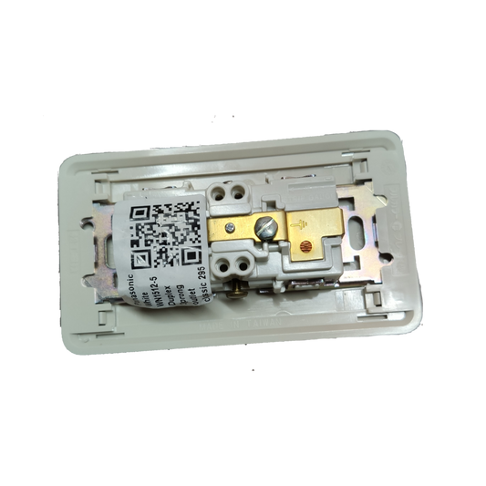 Panasonic Duplex Outlet Vertical with Ground with Plate, Duplex Flat Pin with Ground with Plate 10A 250V