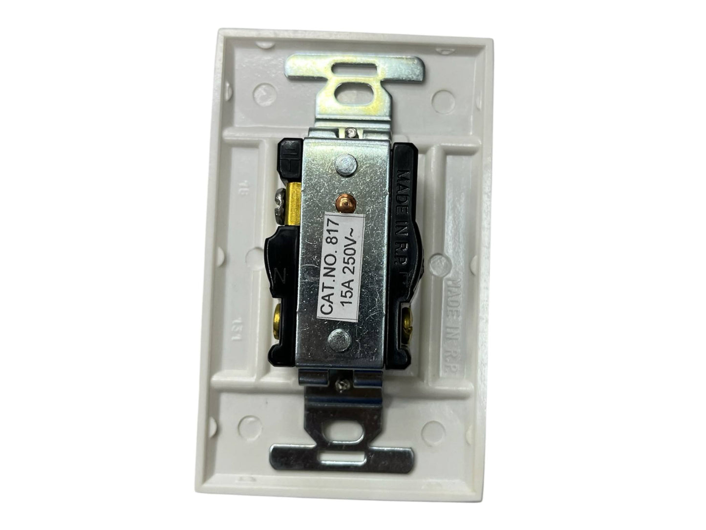 Eagle 1 Gang Outlet with Plate Cover White or Cream 15A 250V 817/131-C