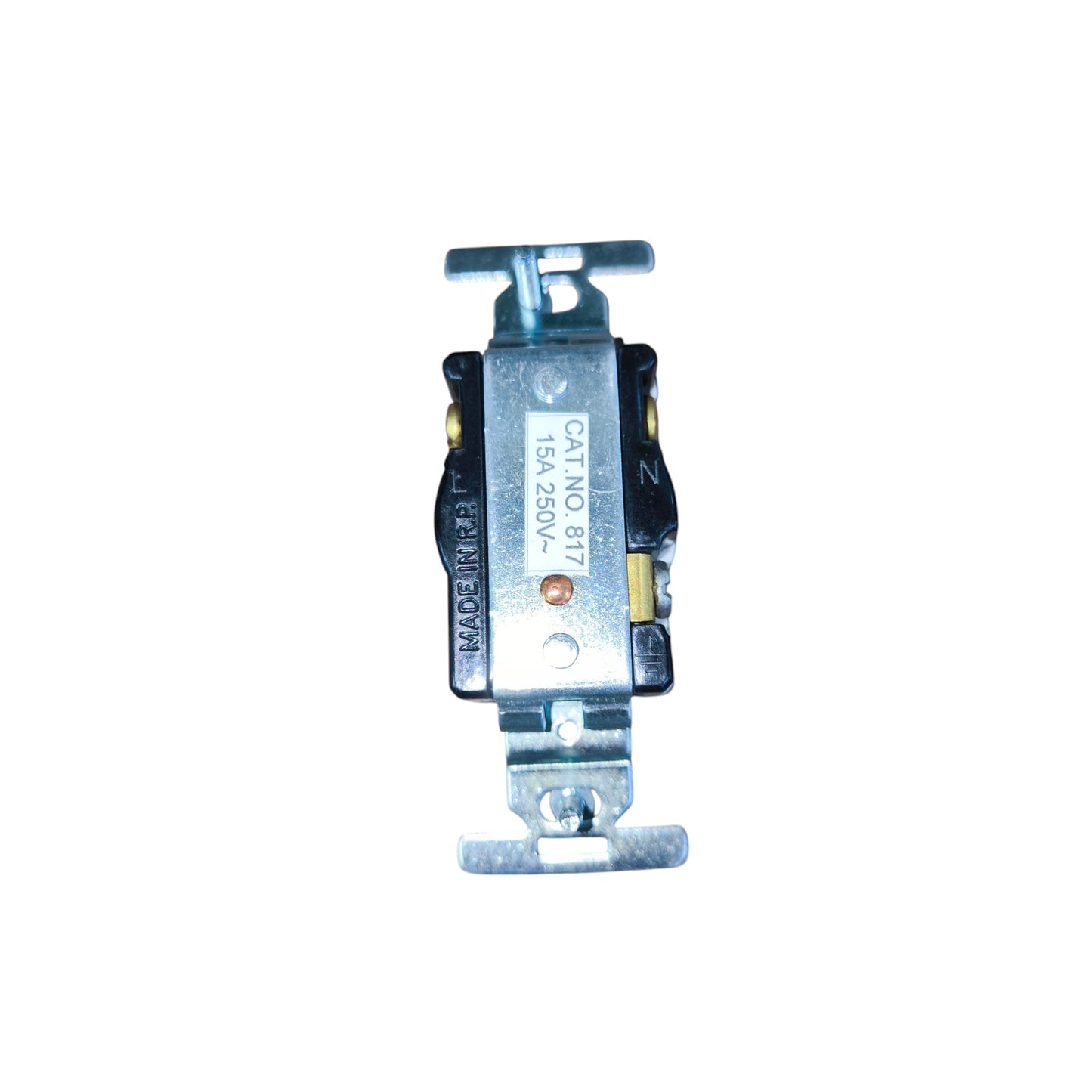 Eagle Flat Pin with Ground 15A 250V CAT 817C