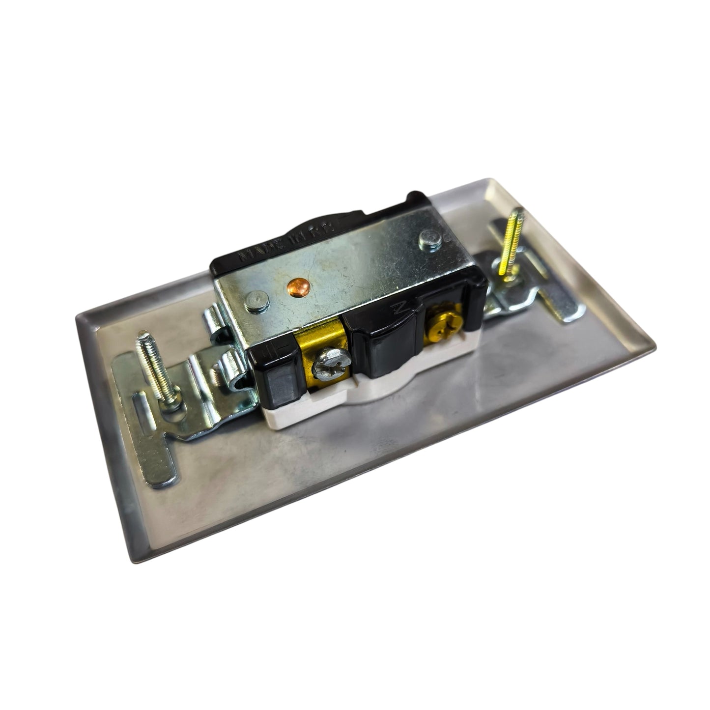 Eagle 1 Gang Tandem Outlet 15A 220V with Metal Plate Cover H1 816-C