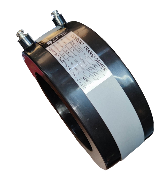 Auspicious 800A 5A current transformer with black circular body and metal connectors