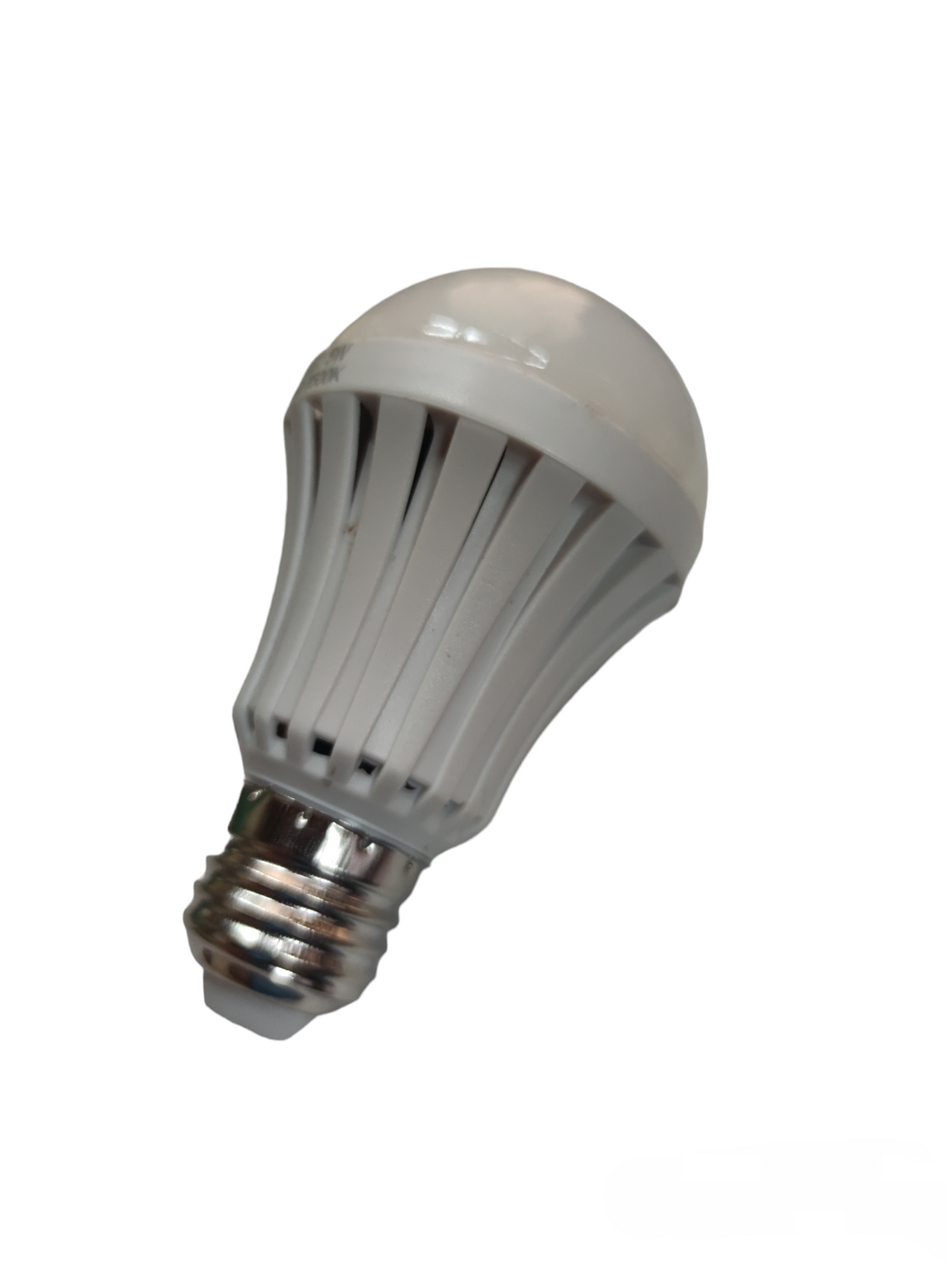 Denko 5W standby bulb LED light with silver heat sink and frosted top for energy saving
