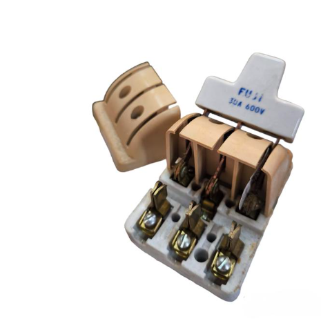 Taiyou 30A 3PDT 600V Switch Porcelain with ceramic housing and brass terminals open cover