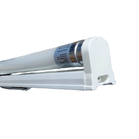 Ecolum 8W LED T8 fluorescent lamp with white housing and end cap for energy-efficient lighting