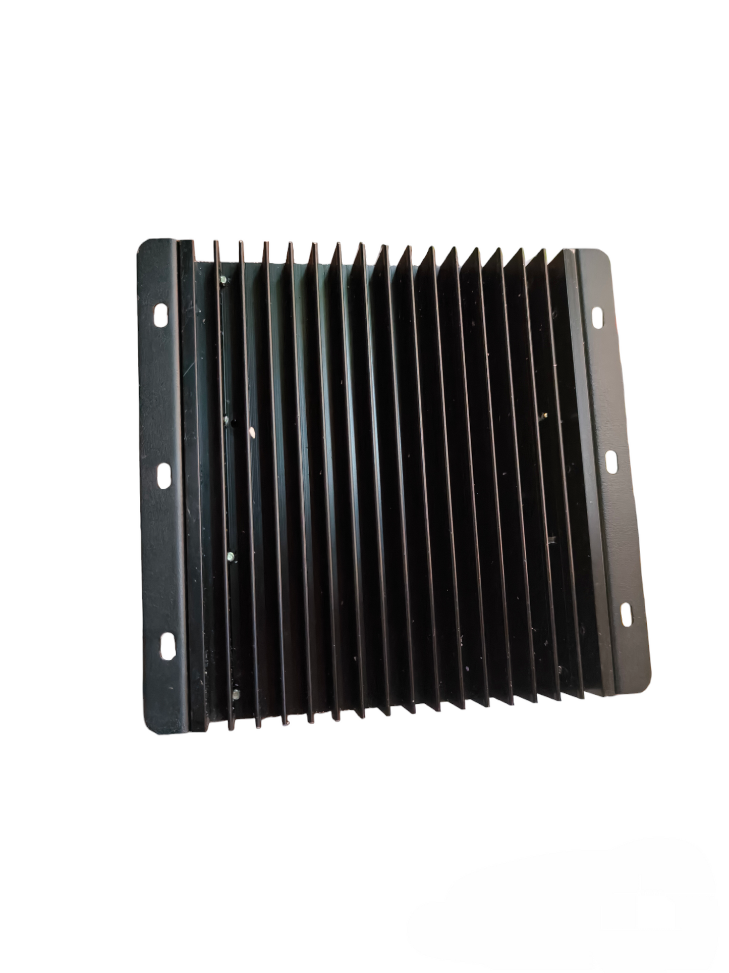 ZwitseRise black DC Solar Charge Controller heat sink with cooling fins for electrical circuitry
