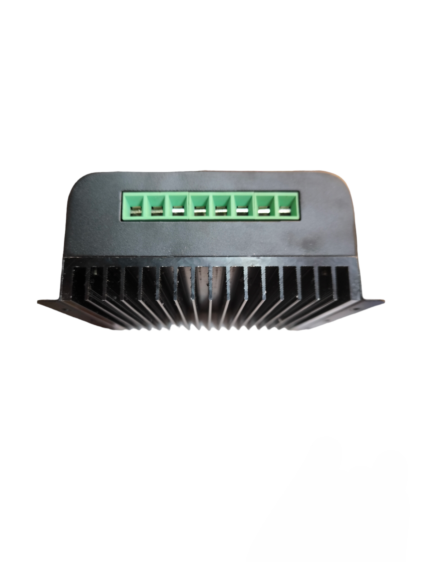 ZwitseRise black DC Solar Charge Controller with green terminal connectors and heat sink fins