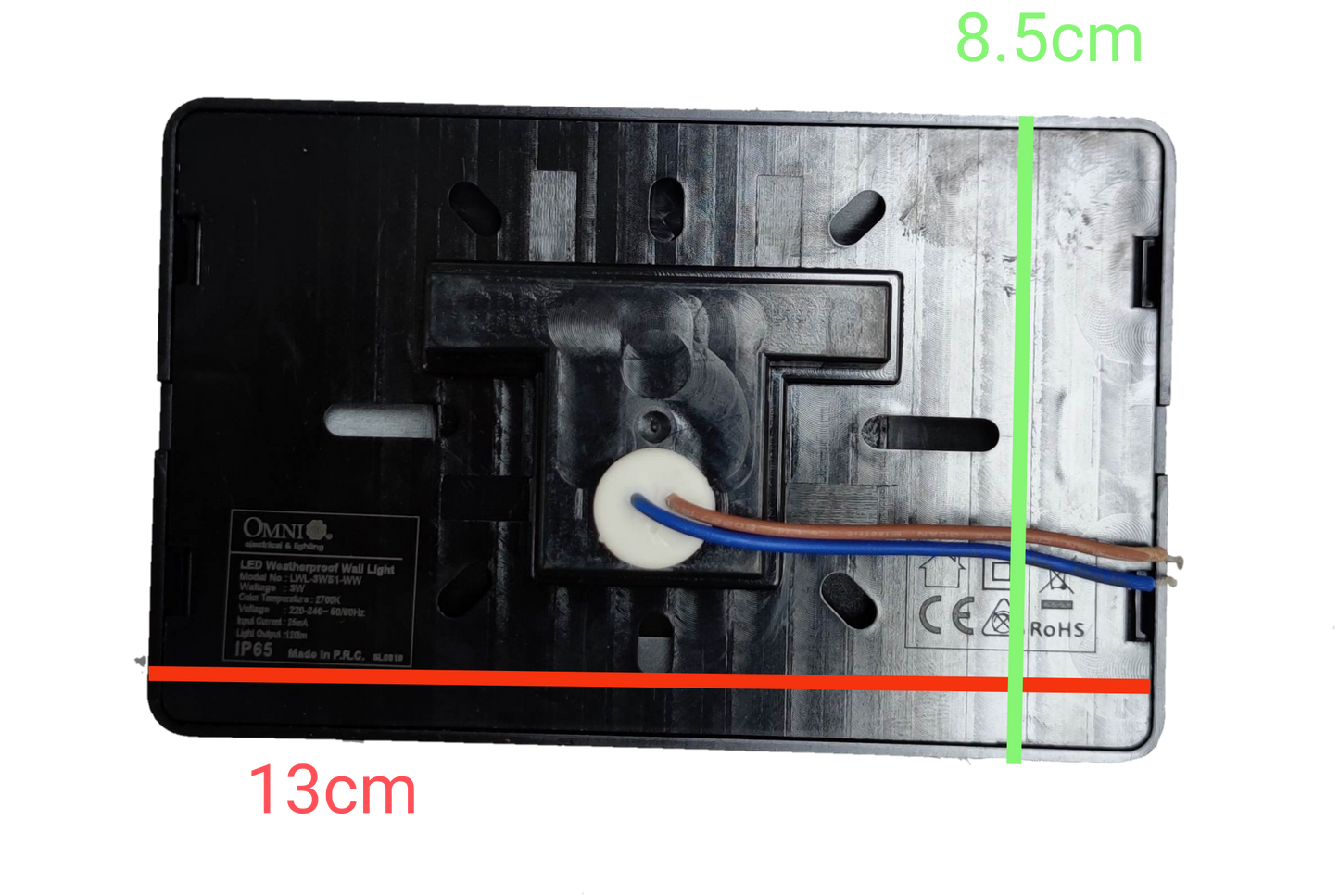 Omni LED wall light IP65 LWL-3WS1-WW back view with wiring and mounting dimensions of 8.5cm by 13cm