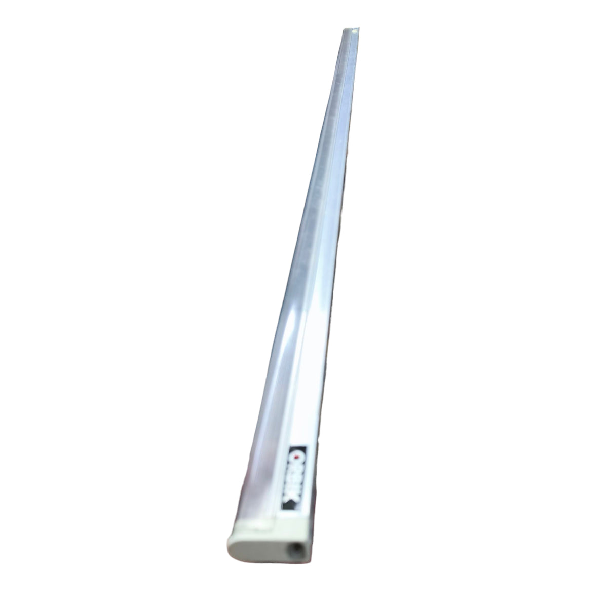 Orbik 28W T5 fixture with diffuser for bright and efficient lighting installation