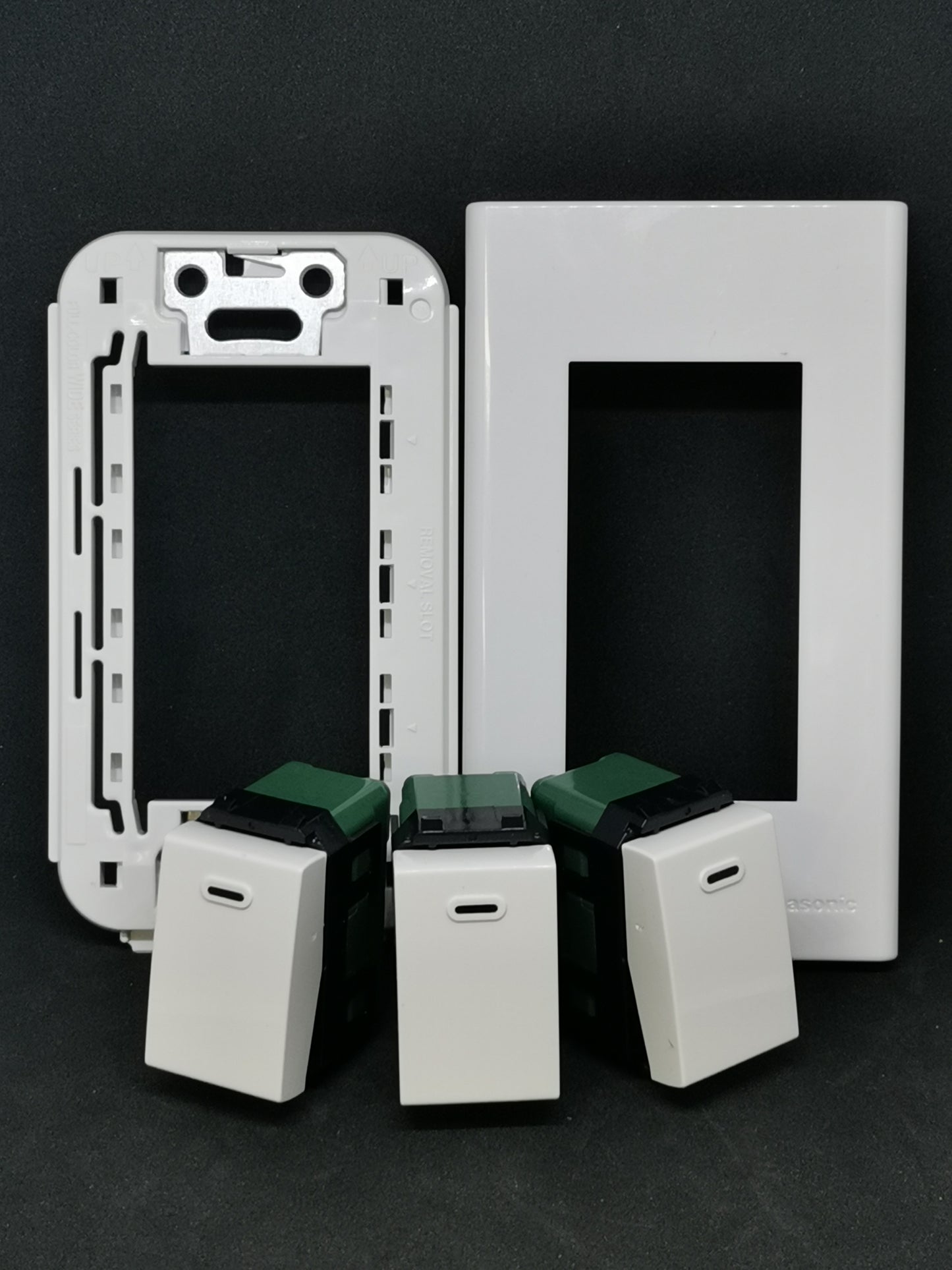 Panasonic Wall Switch 3 Devices WEG5001-K white rocker switches with frame and cover plate