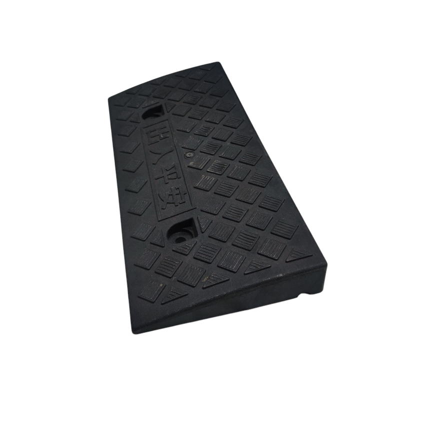 Grippes Ramp Slope 490x220x50mm for effective cable management and safety in various settings