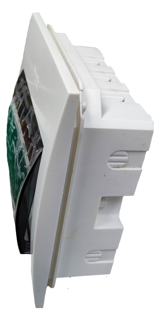 Schneider 8 Ways Distribution Panel IP40 electrical circuitry with white casing and protective cover