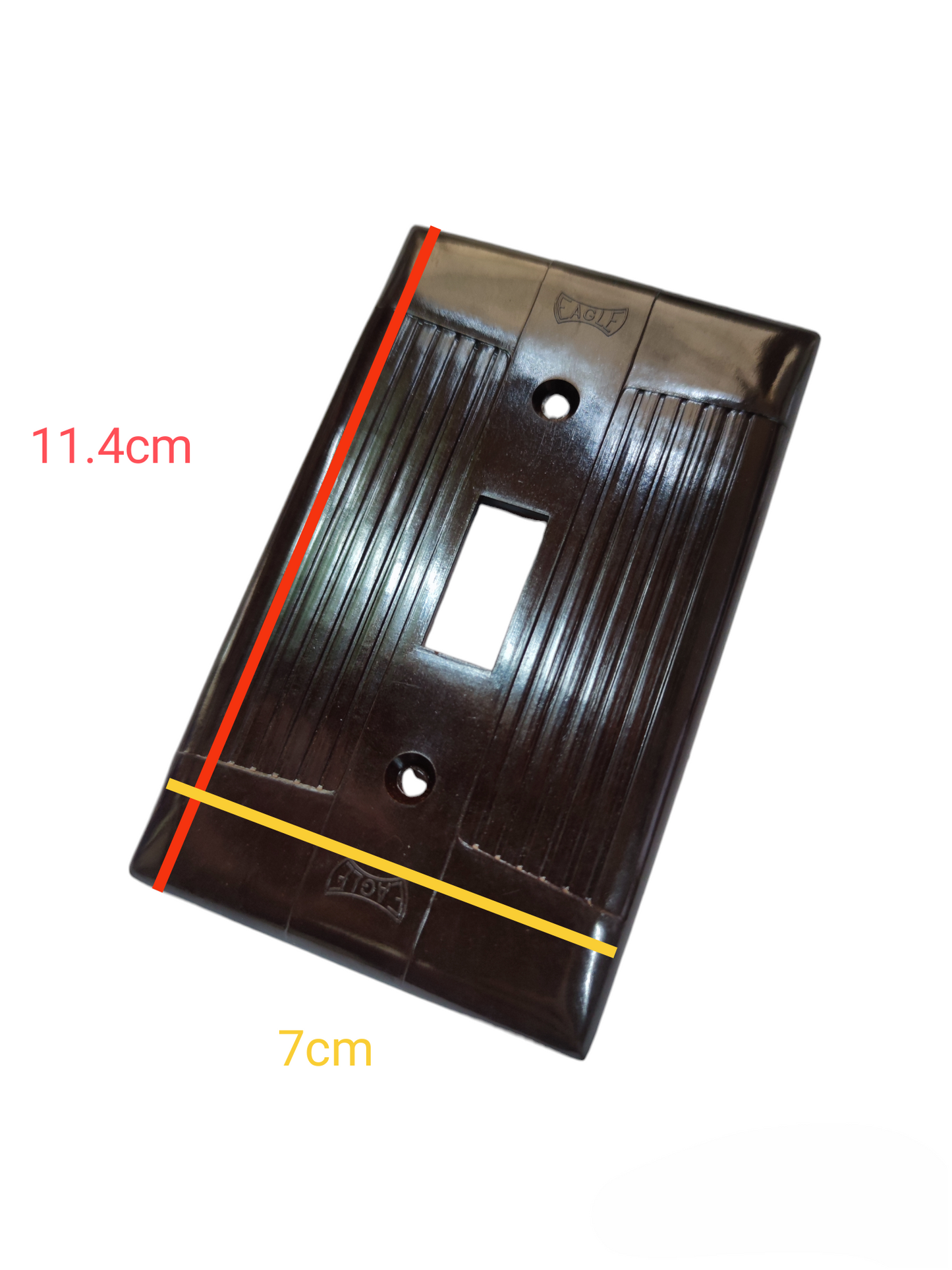 Eagle black single gang device plate for outlets measuring 11.4 cm by 7 cm with vertical grooves