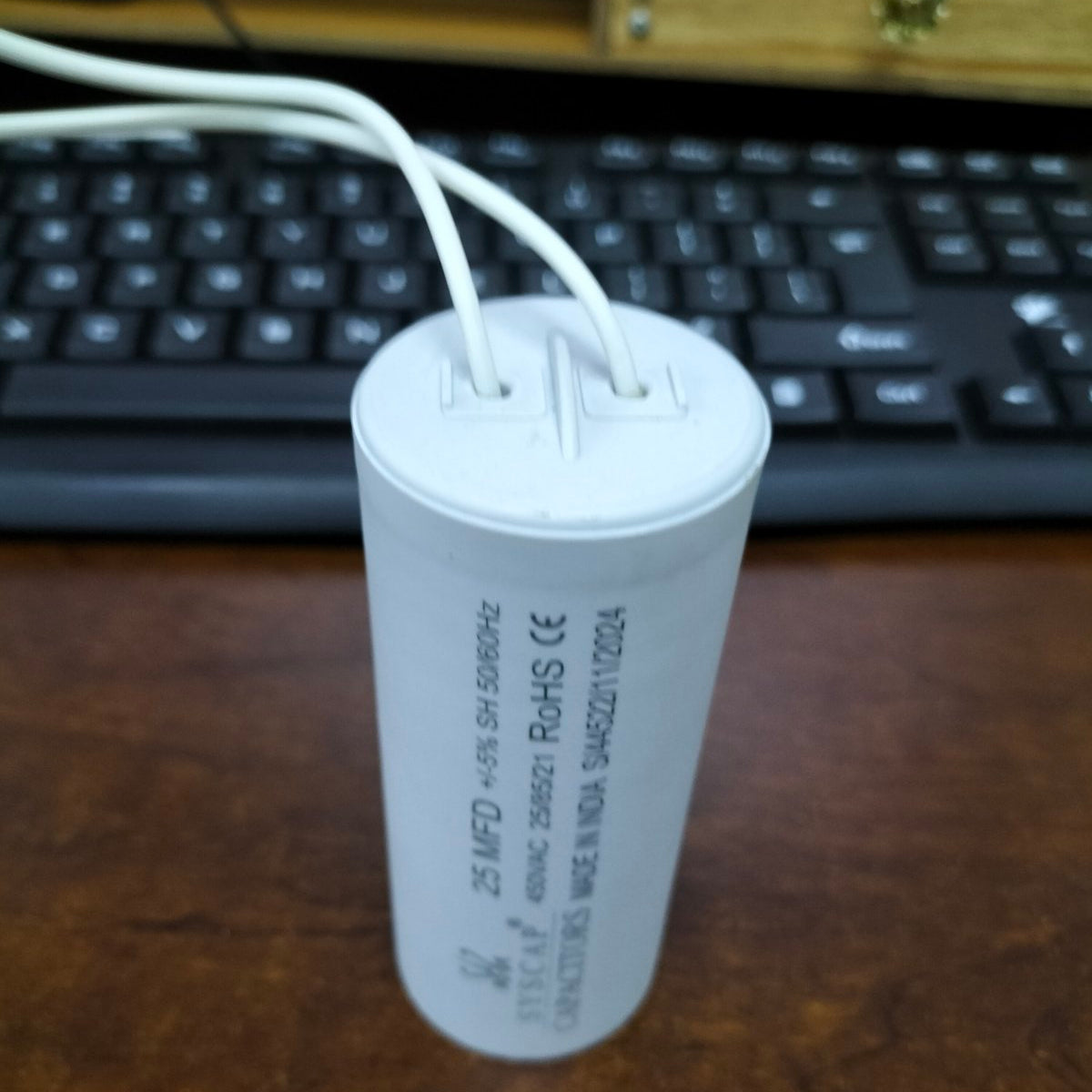 Syscap motor running capacitor industrial cylindrical electrical component with wires