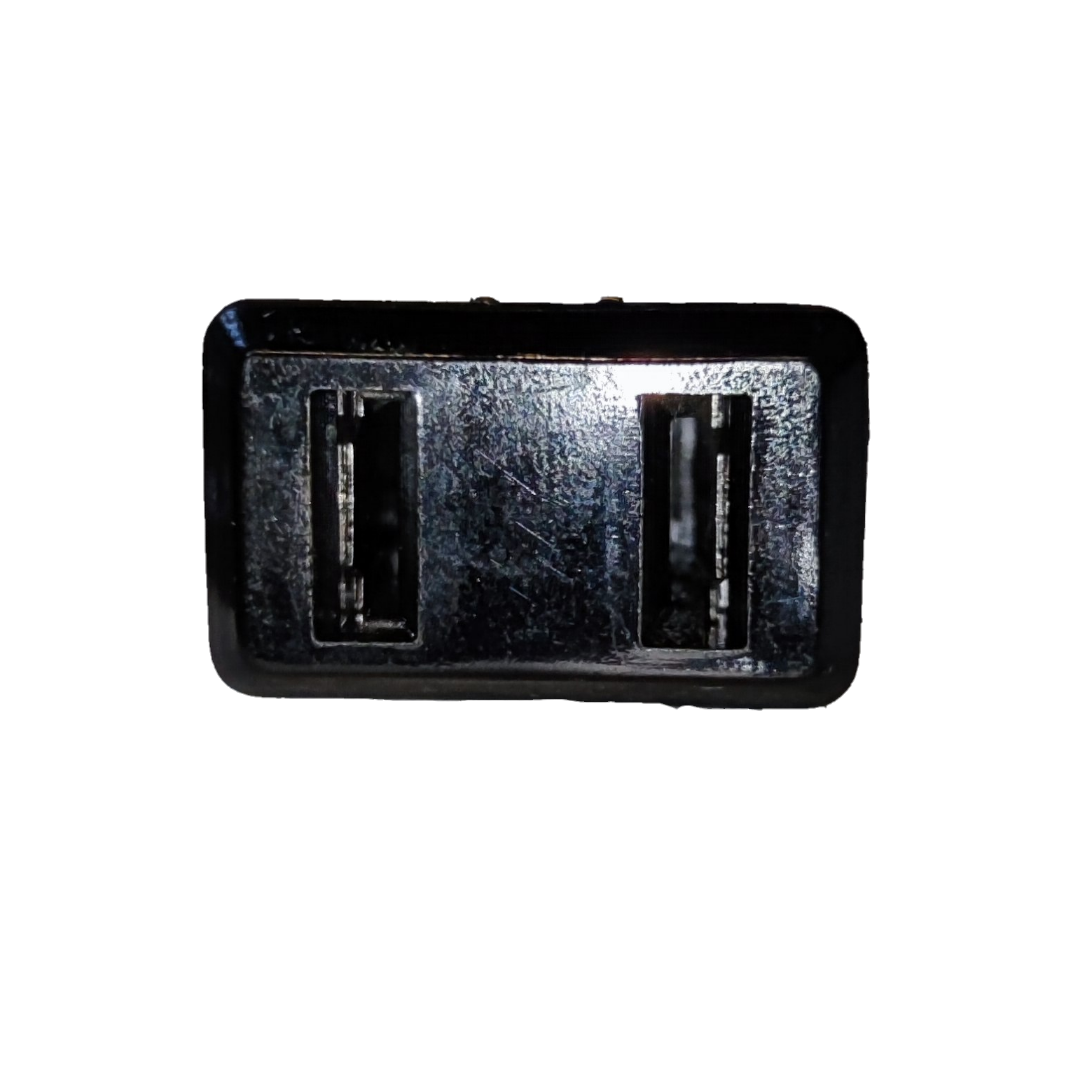 Transformer Outlet Flat Pin 15A 125V adapter with two flat pin sockets for power connection