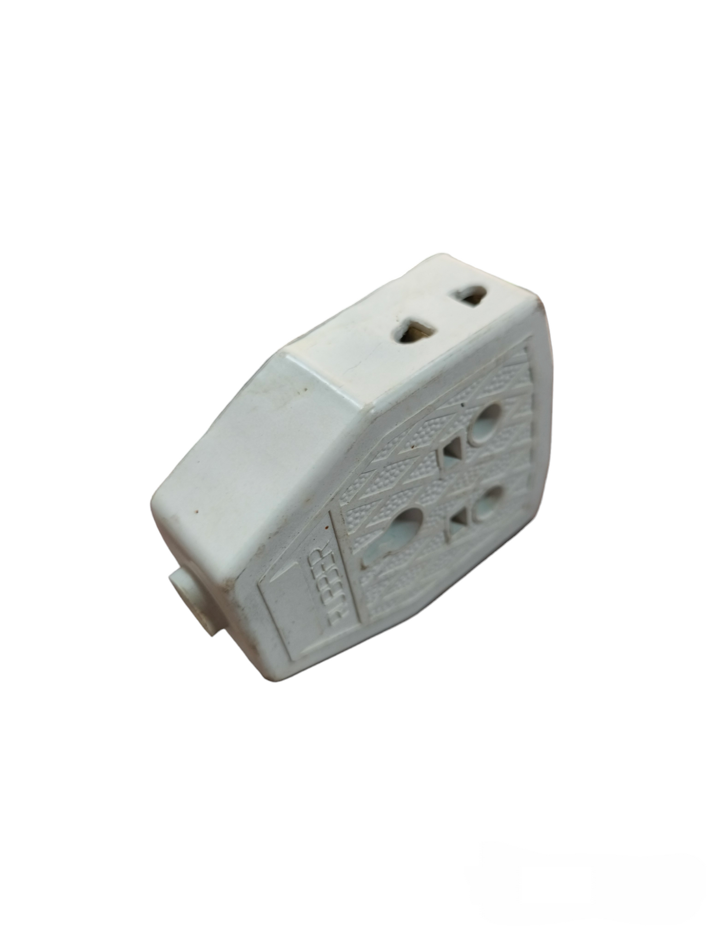 White TYPE G Rubber Socket Big 10A 220V free sample from China with multiple plug slots