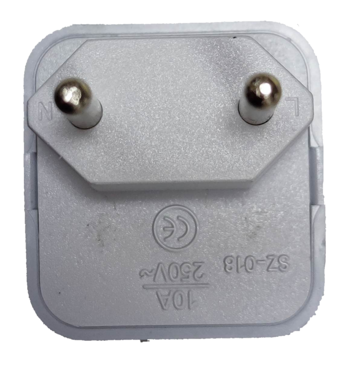 China-made universal travel adaptor type C with two round prongs and 10A 250V rating