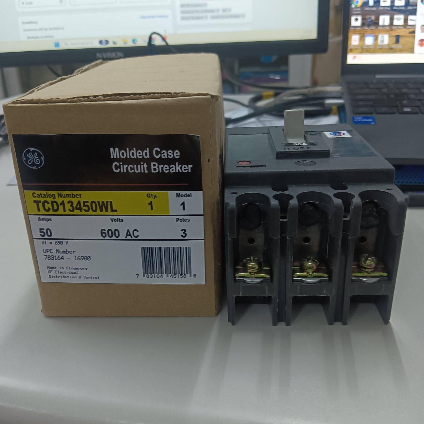 GE Hi-Break Circuit Breaker 3 Pole 50A,Industrial Circuit Breaker 240VAc