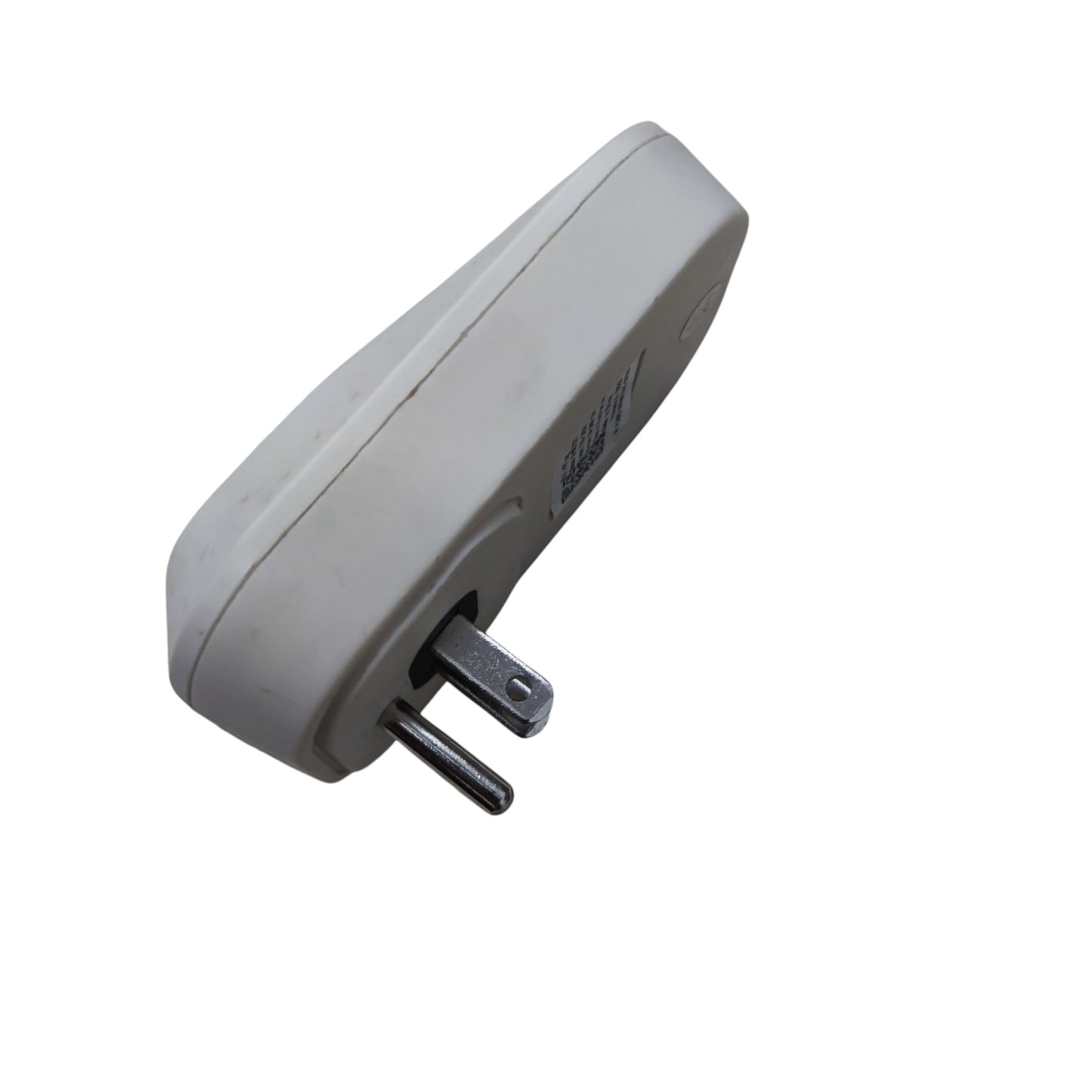 White Wifi Smart Outlet 5A 220V power plug with two metal prongs for China sockets
