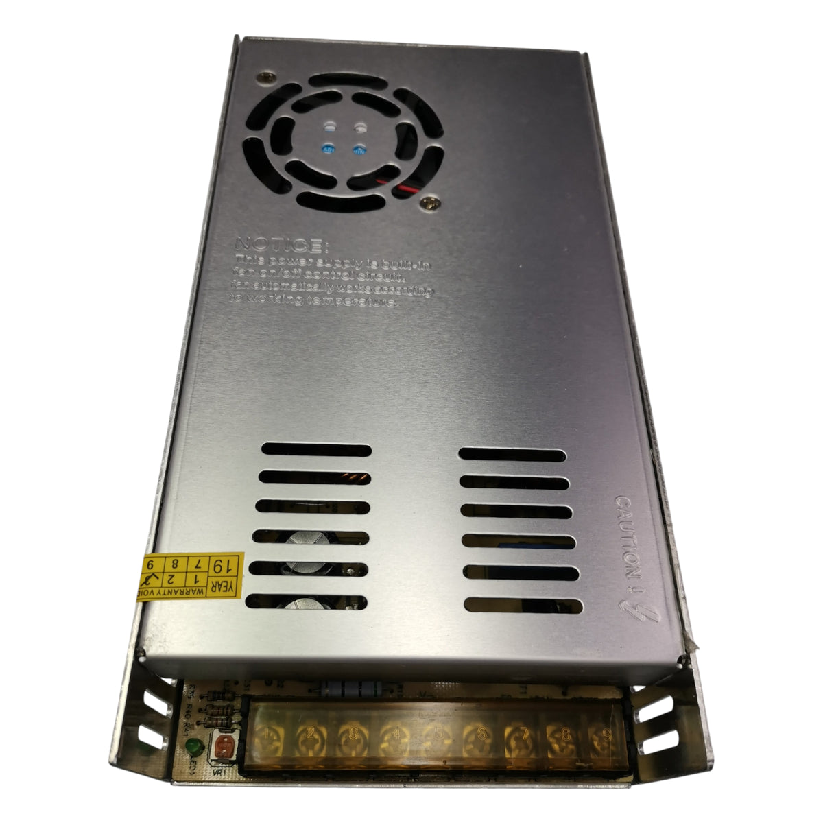 ZwitseRise Z0560 power supply for CCTV with metal housing and internal fan for efficient cooling