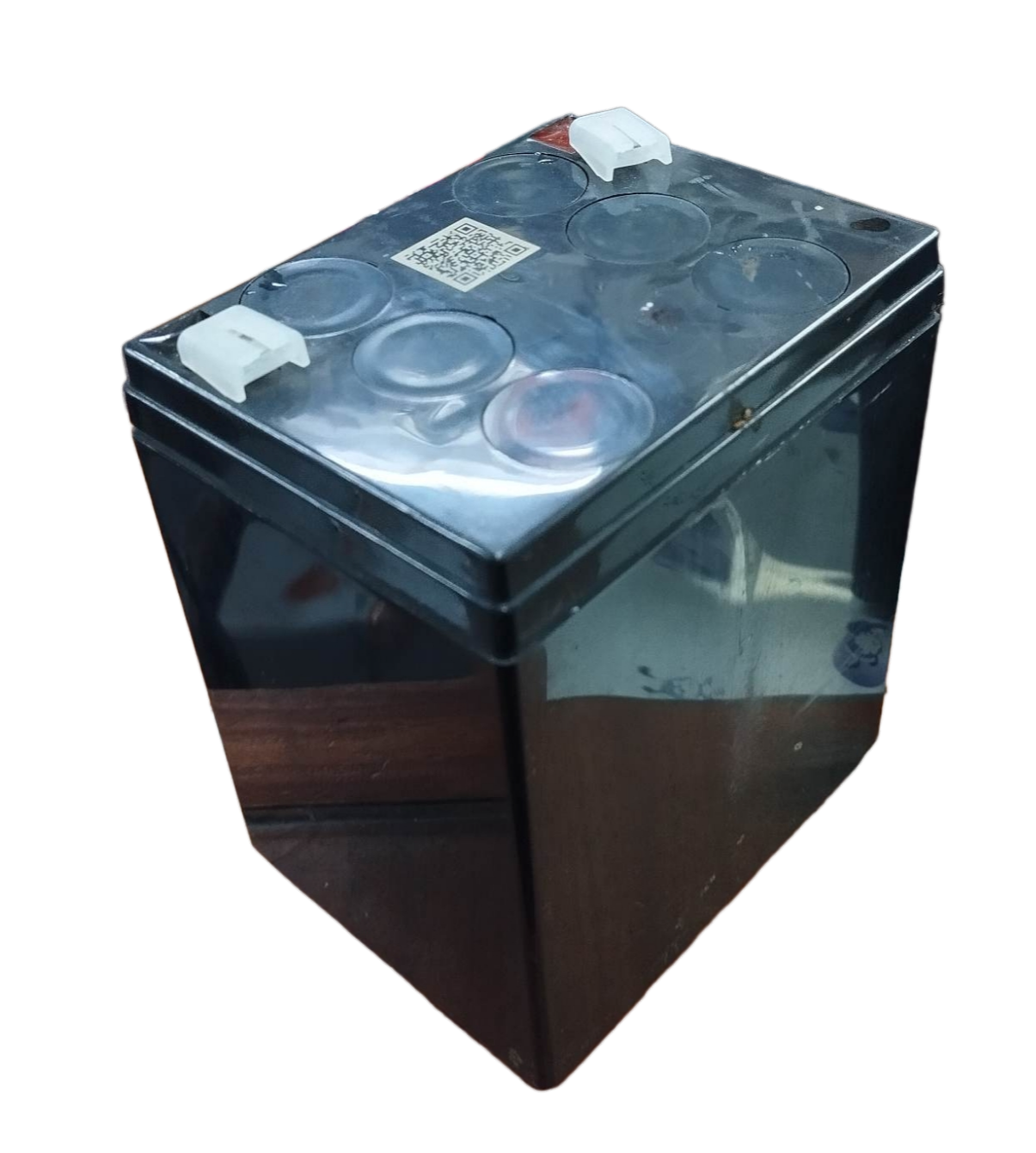 Local 12V 5AH sealed lead acid battery with compact design and durable casing