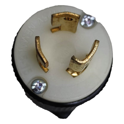 15A twist lock plug NEMA L5-15P with gold contacts for secure electrical connections