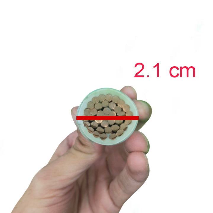 Cross-section of a cable held in hand with measurement label '2.1 cm'.