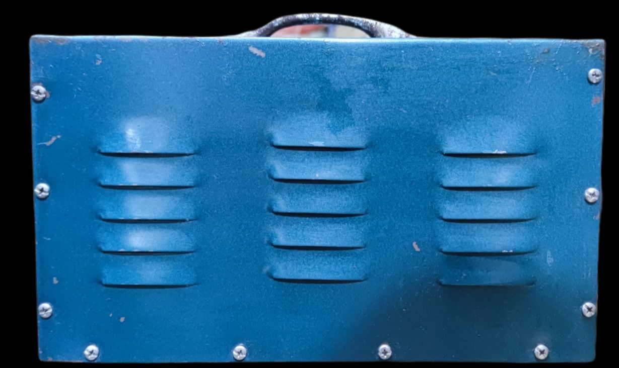 Blue metal 2000W Variable Transformer 145 - 220V with ventilation slots and handle