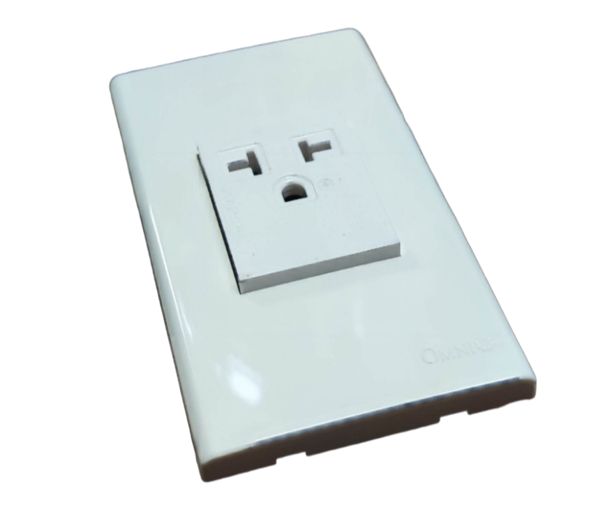 Omni 20A aircon outlet with plate designed for efficient air conditioning power supply