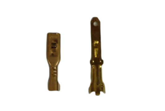 4mm male and female terminal lugs made of gold-plated metal for secure electrical connections