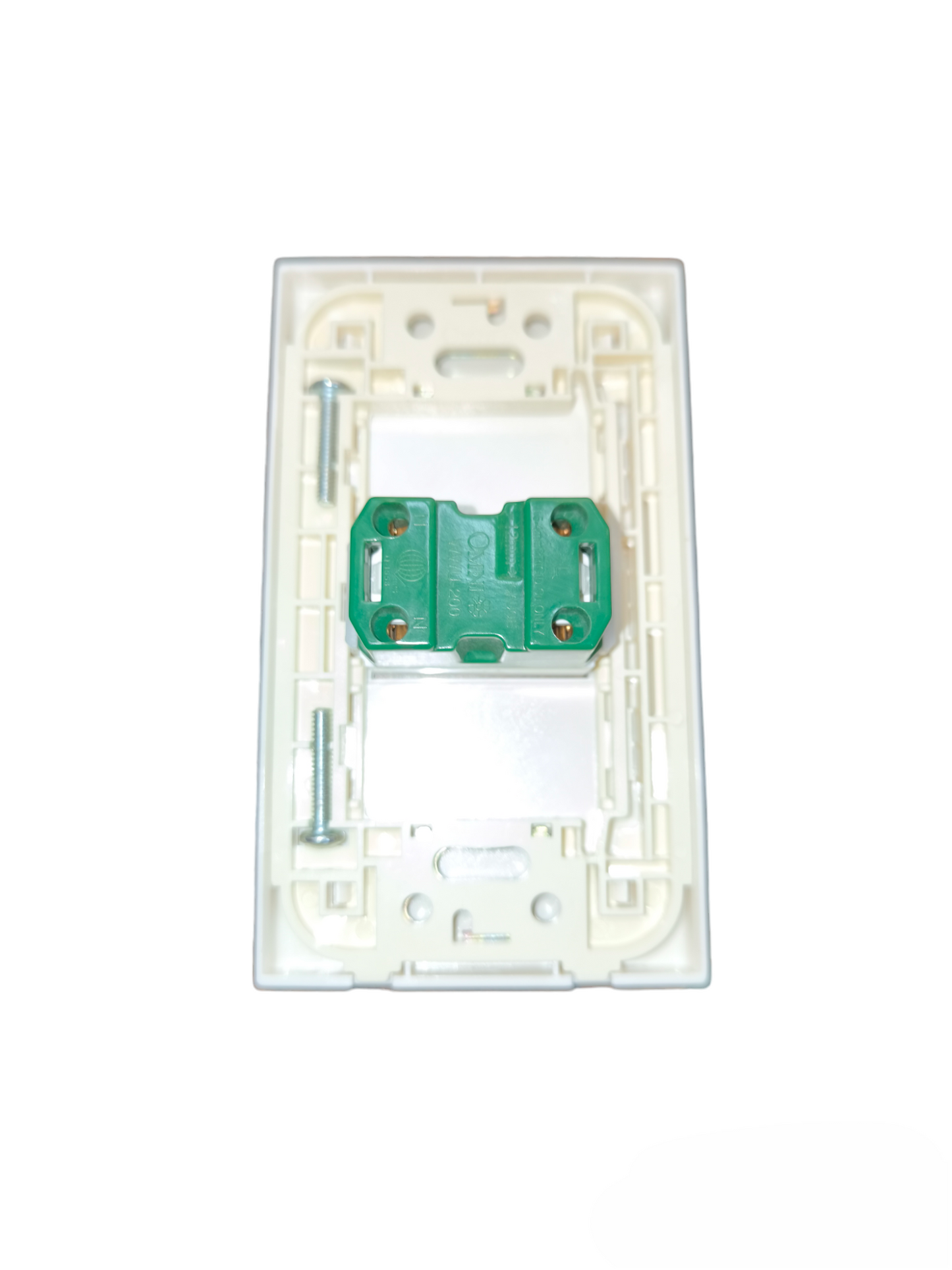 Omni 1 Gang Universal Outlet 15A 250V with Plate Cover WWP-110+WWU-200