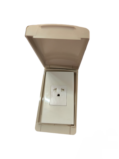 Omni Weatherproof Universal Outlet with Ground 16A 250V WPP-602+WWP-111+WWG-203