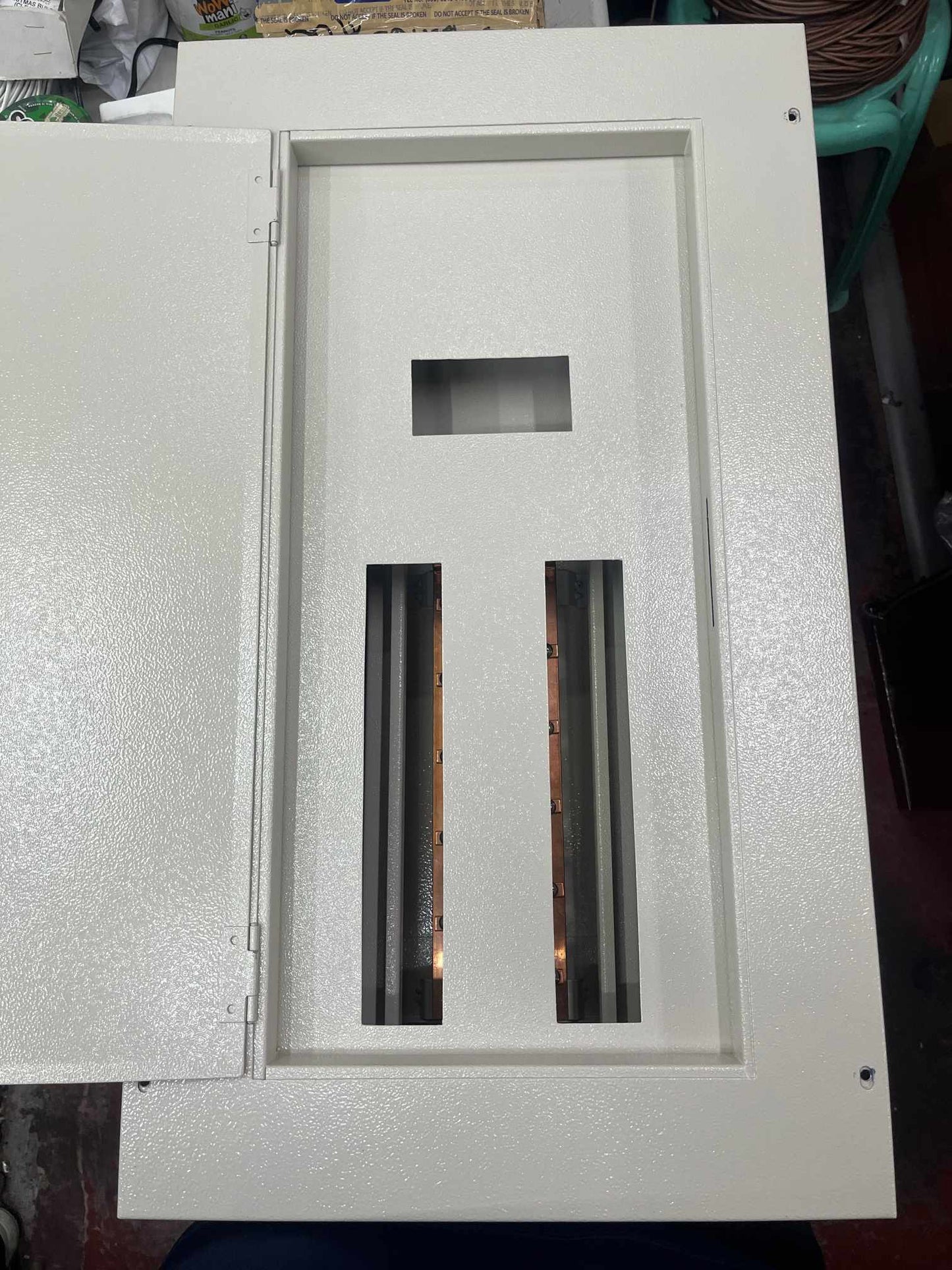 Nema1 Panel Box for Schneider Breaker EZC250F 3Pole MCCB 30Branches IC60N 1Pole MCB with Neutral and Grounding