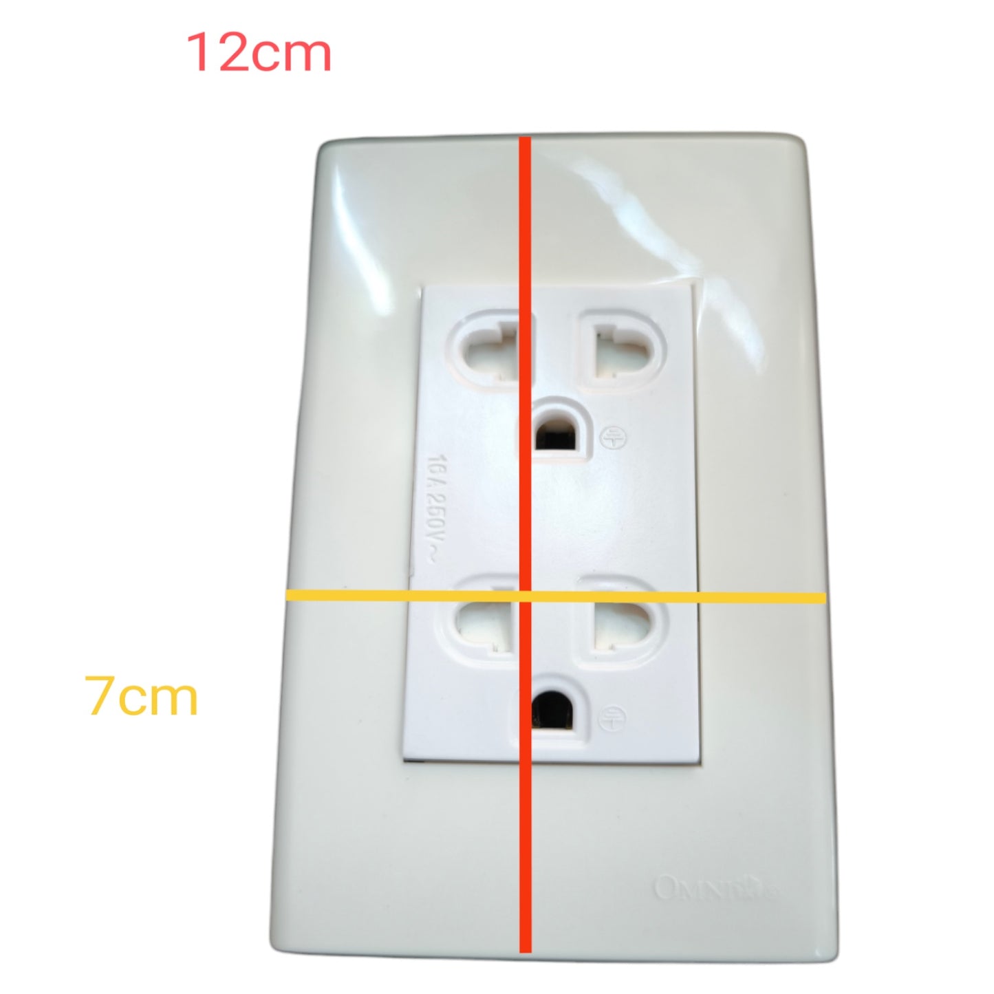 Omni Duplex Universal Outlet with Ground  and Plate Cover 16A 250V WWP-113+WWG-402