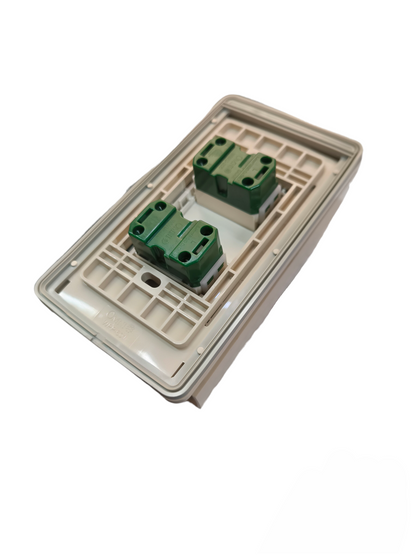 Omni Weatherproof 2 Gang Universal Outlet 15A 250V with Plate Wide Series WPP-601+(WWP-112+WWU-200x2)
