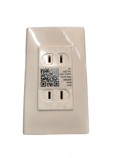 Omni Duplex Flat Pin Outlet 15A 250V with Wide Series Plate Cover WWP-113+WWD-400