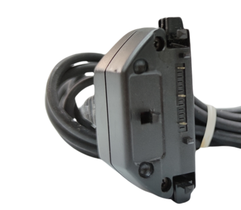 Black Cellphone Charger for Ericson Old mode wall charger cable from China with connector pins