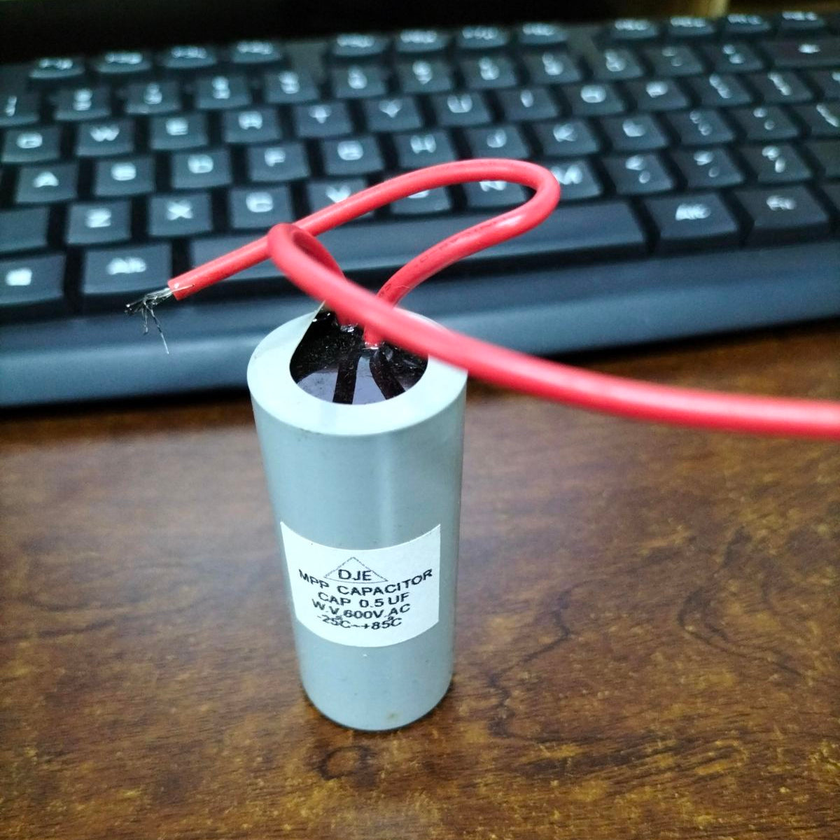 DJE Motor Capacitor with connecting wires for electrical applications and repairs