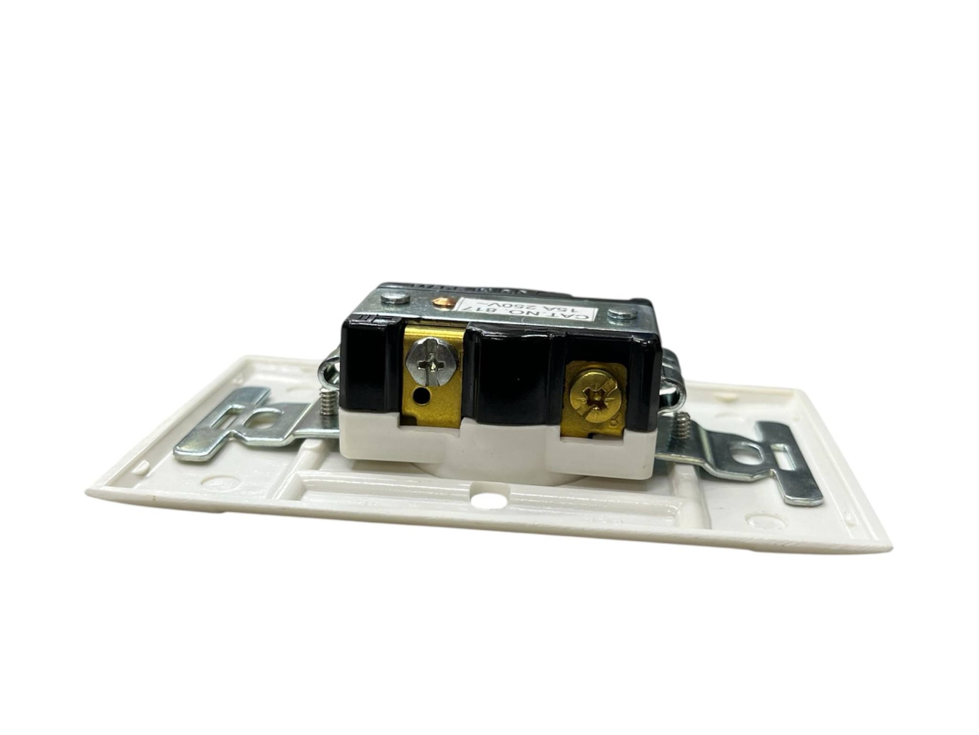 Eagle 1 Gang Outlet with Plate Cover White or Cream 15A 250V 817/131-C Electx Electrical Supply