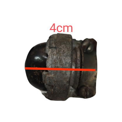 Worn-out mechanical component with a red line indicating 4cm on a white background
