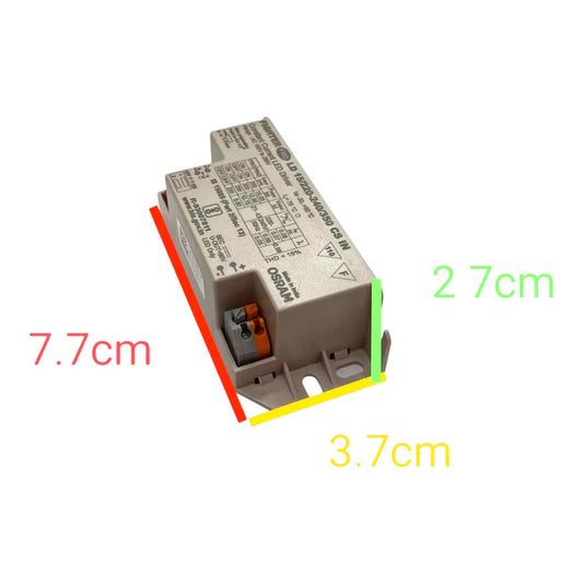 An ASUM electronic module with overlaid dimension lines and text indicating measurements of 7.7cm, 2.