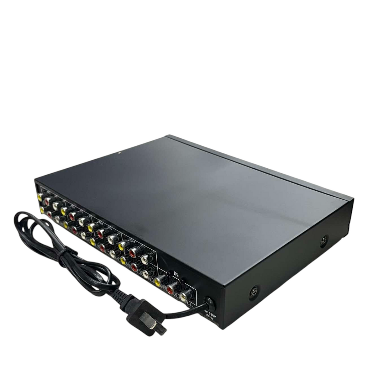 Grippes audio video splitter 1 in 8 out with multiple RCA ports and power cable