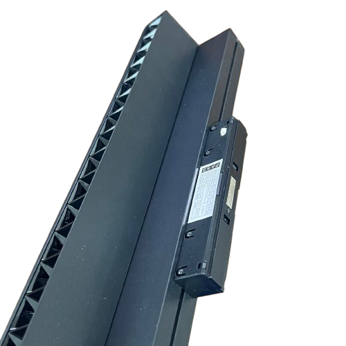 ILLUMIQ TERRA 18W LED Grilled Flood Track Light 48V (3000K)