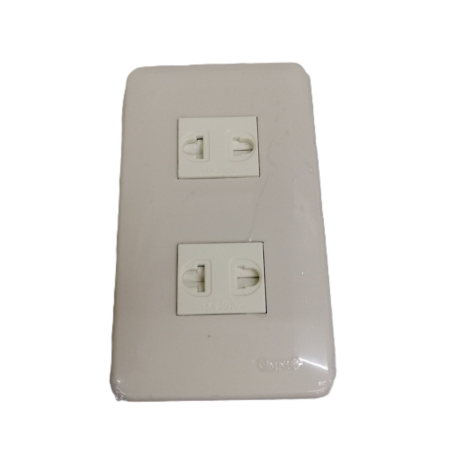 Omni Classis Series 2 Gang Universal Outlet with Shutter 16A 250V with Plate Cover WEP-102+(WEU-202x2)