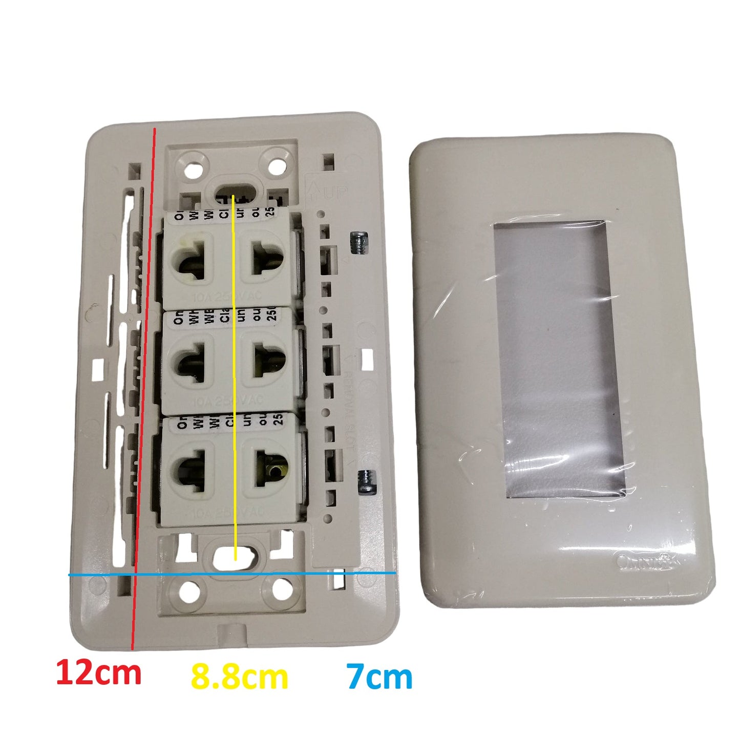 Omni Classis Series 3 Gang Universal Outlet 16A 250V with Plate Cover WEP-103+(WEU-200x3)