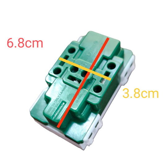 Omni Duplex Universal Outlet with Ground Device Wide Series 16A 250V WWG-402
