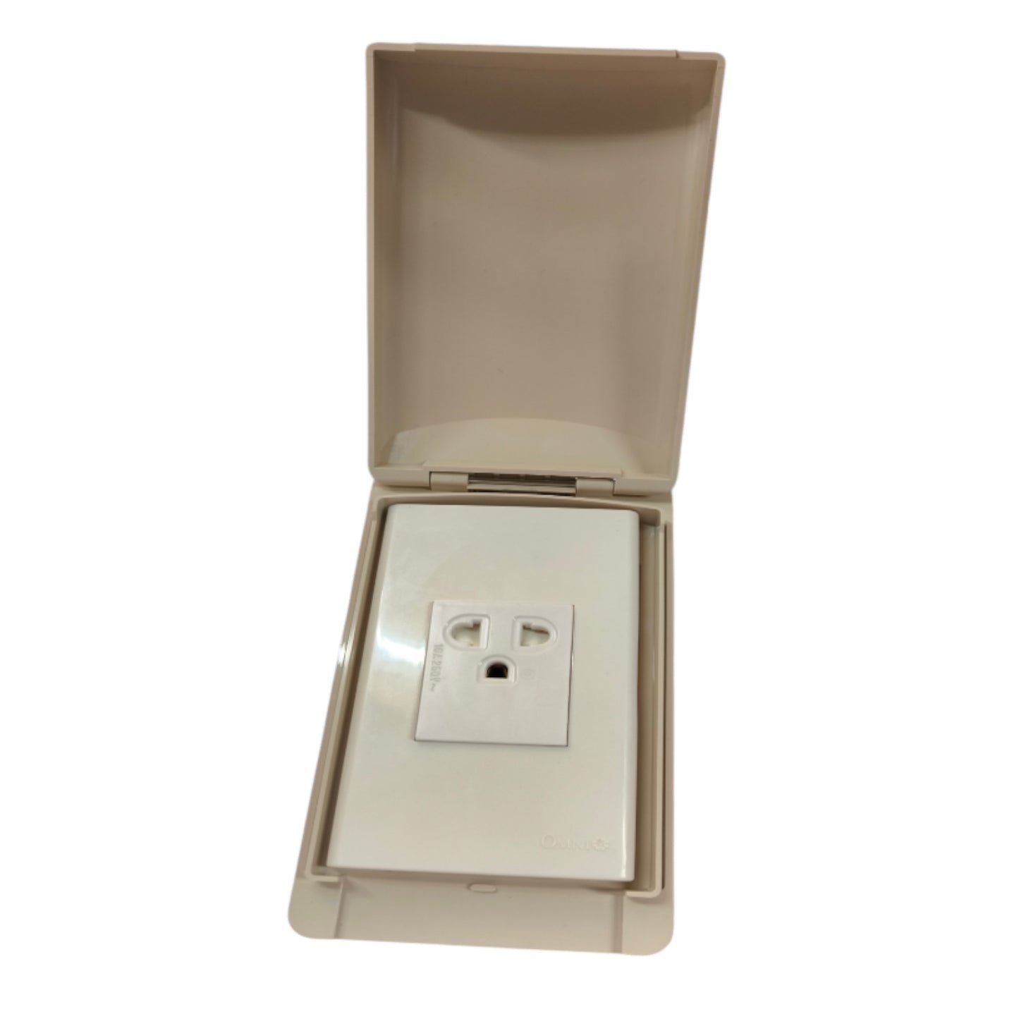 Omni Weatherproof Universal Outlet with Ground 16A 250V WPP-602+WWP-111+WWG-203