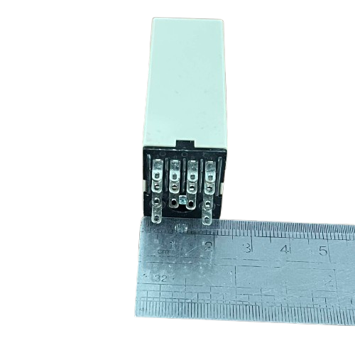 Omron Timer Relay 30 seconds 14 pins 110V AC (H3Y-4)