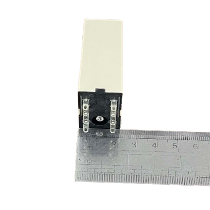 Omron Timer Relay 30 seconds 8 pins 24v DC (H3Y-2)